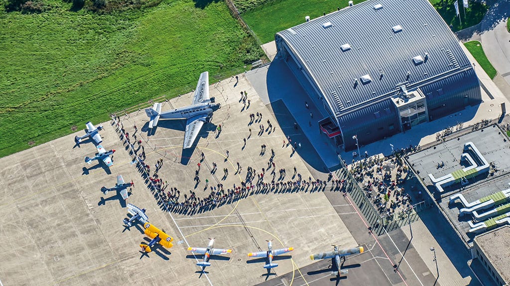 Flughafen_hugo-junkers-hangar